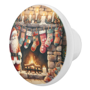 Santa by Fireplace jul Stockings Knopp