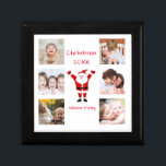 Santa Celebrates Multi Photo Namn Minnesask<br><div class="desc">Den här klassiska tomten i mitten av en flerbildad personlig fotosmycken i fodral är perfekt för ditt hem eller som en gåva. I åratal till kom kan du ha det här memorandumet från jul.</div>
