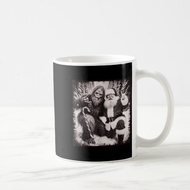 Santa Claus And Sasquatch Bigfoot Funny Joyful Sno Kaffemugg (Höger)