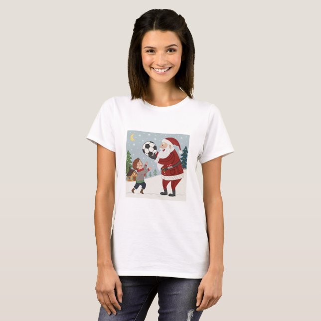 Santa Claus handing out a soccer ball T Shirt (Hel framsida)