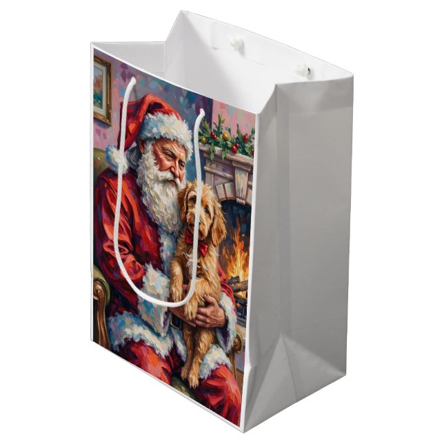 Santa Claus Holding Goldendoodle Christmas Art (Framsidan Vinklad)