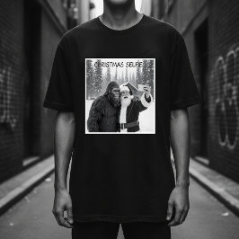Santa Claus tar en selfie med Bigfoot-foto T Shirt