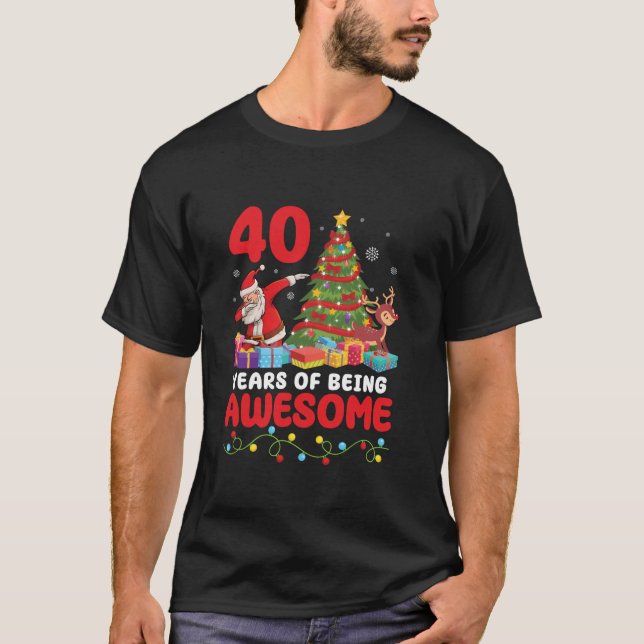 Santa Dabbing Träd Presenter Lycklig 40 år av Bein T Shirt (Framsida)