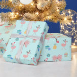 Santa Flamingo Pattern Roligt AquaTropical jul Presentpapper<br><div class="desc">NewParkLane - Tropiska julafton papper,  med en roligt färglös mönster av rosa flamingo som bär julhattar,  med handflatan träd,  ananas och presenter,  mot akvblått/turkoise bakgrund. Checka ut den här samlingen för matchande artiklar! Har du någon särskild personlig design för önskemål? Kontakta mig gärna!</div>