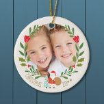 Santa Jul-andedräkt Foto Julgransprydnad Keramik<br><div class="desc">Främre sidan med krans och söt lukt - baksidan med Cute christmas mönster-design på baksidan med hand plockade natursymboler snögubbar,  renar,  holly,  snö.</div>