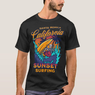 Santa Monica Kalifornien Surfande Skelett Solnedgå T Shirt