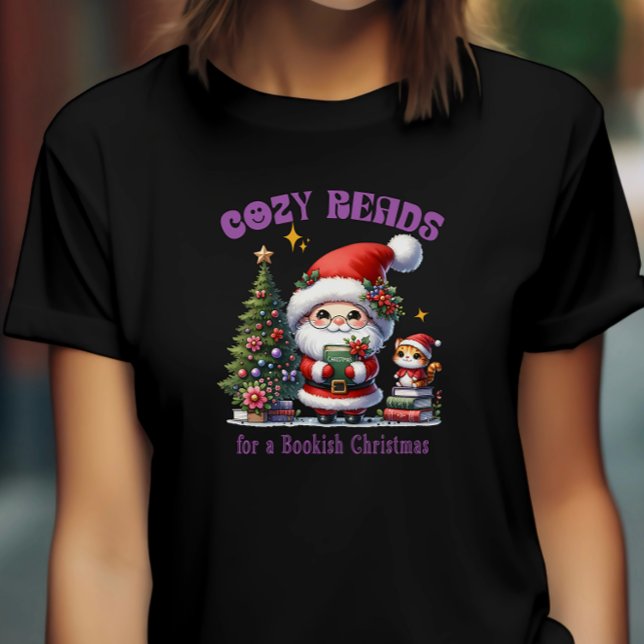 Santa’s Bookish Christmas Cozy Reads T Shirt (Skapare uppladdad)