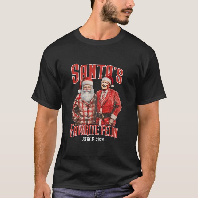 Santa s Favorite Felon sedan jul Pajama 2024 T Shirt (Framsida)