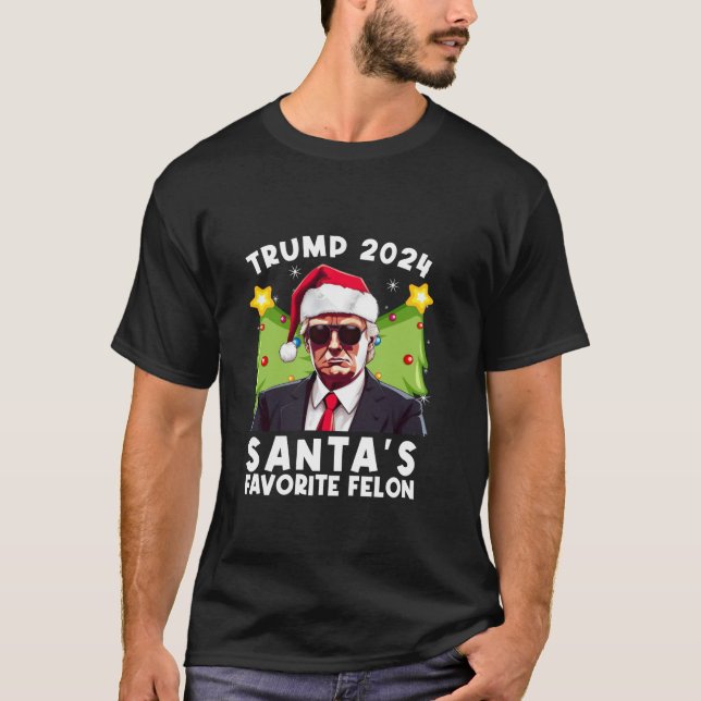 Santa s Favorite Felon Trump 2024 Santa Hat Jesus T Shirt (Framsida)