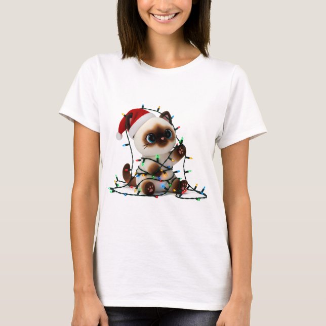 Santa Siamese Cat Tangled in Christmas Lights T Shirt (Framsida)