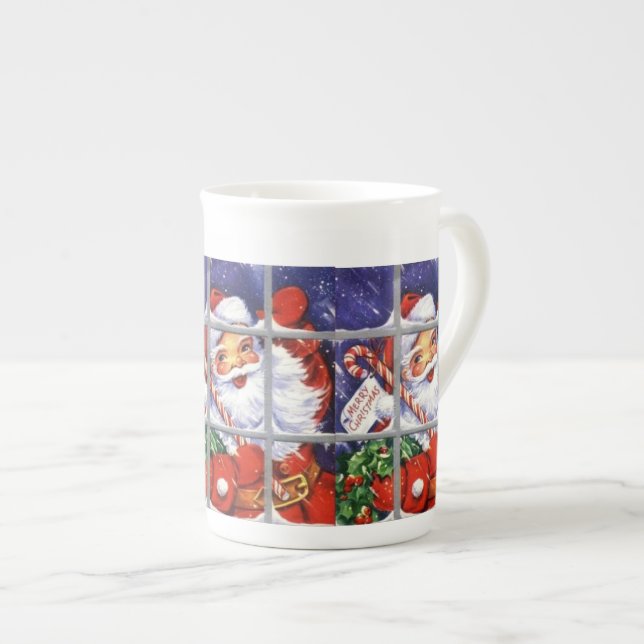 Santa Tittar through Window Specialty Mugg Benporslin Mugg (Framsida höger)