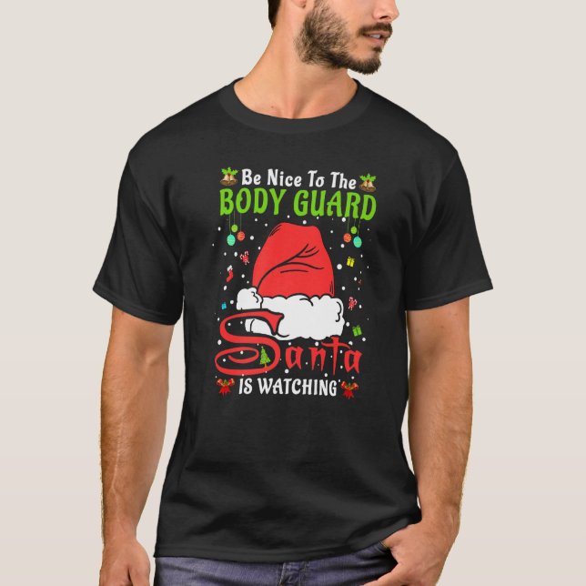 Santa Xmas Pajamas Be Nice To The Body Guard Chris T Shirt (Framsida)