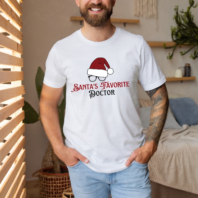 Santa's Favorite Doctor: Festive Christmas Tee (Skapare uppladdad)