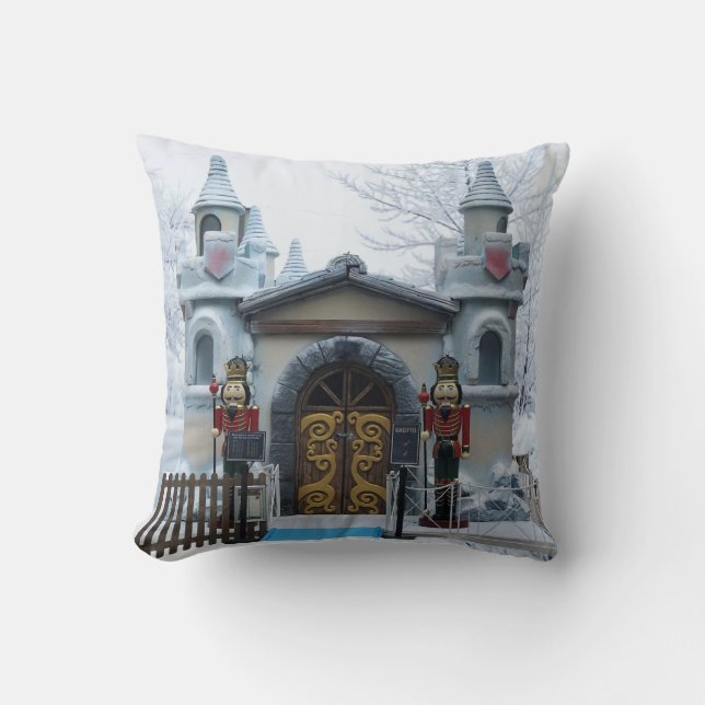 Santas Grotto och Nutcracker Guards Kudde (Framsida)