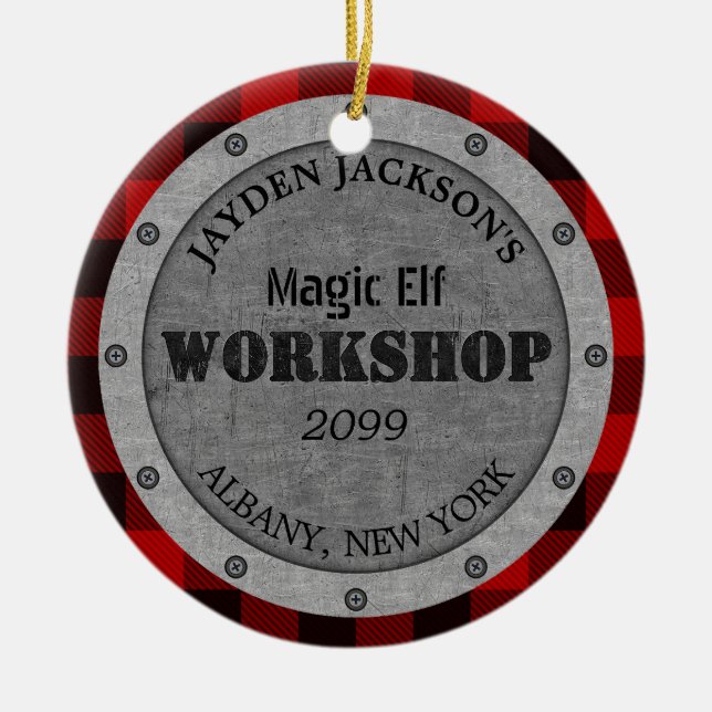 Santa's Helper Workshop Shed Man Cave Julgransprydnad Keramik (Framsidan)