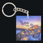 Santorini-fotokedjan<br><div class="desc">Du har gjort en resebucketlista och siktat på den vackra grekiska ön Santorini. Vem kan klandra er med de dramatiska synpunkterna - som visas i detta foto med deras vita tvättat väggar och byggnad. Den här fotopatekedjan visningar öns mest ikoniska område. Från att planera din perfekt smekmånad eller sikta på...</div>