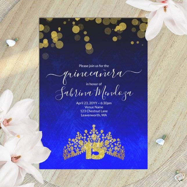 Sapphire Blue, Guld Tiara Quinceanera-inbjudan Inbjudningar (royal blue, gold shimmery lights, gold rhinestone tiara, glitter #15 quinceanera invitation)