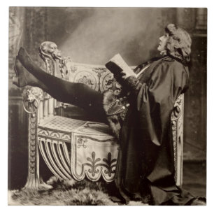 Sarah Bernhardt (1844-1923) som Hamlet i 1899en Kakelplatta