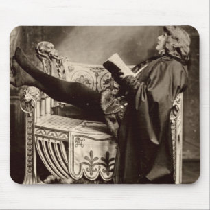 Sarah Bernhardt (1844-1923) som Hamlet i 1899en Musmatta