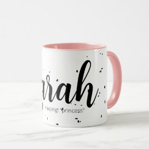 Sarah Namn betyder Minimal Modern Script Girl Gift Mugg