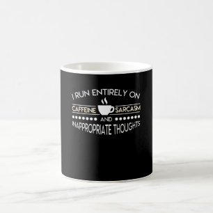 Sarcasm för koffein för kaffeälskarespringa hel kaffemugg