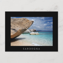 Sardiniens strand med stort sten svart vykort