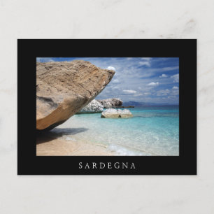 Sardiniens strand med stort sten svart vykort