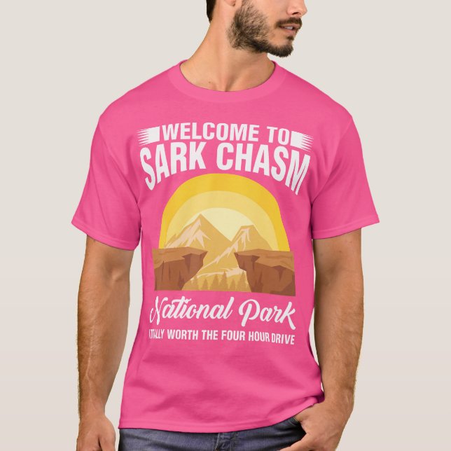 Sark Chasm Sarcasm Pun Roliga tröjor Camping Hikin (Framsida)