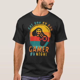 Sarkastic Cat Pappa by Day Gamer by night Gamer Pa T Shirt