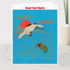 Sarus crane som flyger över sköldpadda i havet kort