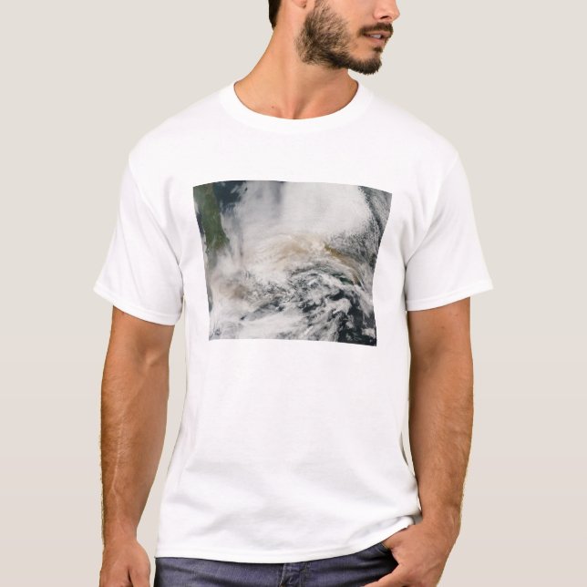 Sarychev-toppen blåser över Okhotsksjön Tee Shirt (Framsida)