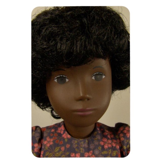 Sasha Puppe/Sasha Doll Premium Flexi Magnet (Vertikal)