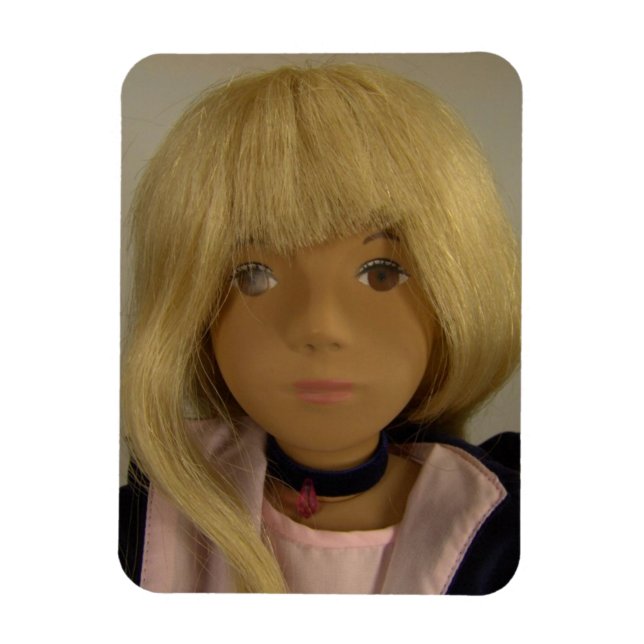 Sasha Puppe/Sasha Doll Premium Flexi Magnet (Vertikal)