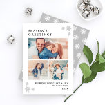 Säsonhälsningar Elegant Platinum Photo Collage Julkort<br><div class="desc">I elegantens helgdag finns ett fotosamlingskort med texten "Säsongshälsningar" i mjuk svart klassisk text och innehåller en minsta kollage av tre fotoblanksteg, en anpassningsbar hälsning och utrymme för att inkludera familjen namn eller familjemedlemmen namn. Platinum/grått vintertid i silver snöflingor är framsidan och ett kompletterande vitt på silver vintersnöflingan mönster går...</div>