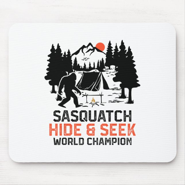 Sasquatch Camping Utomhus Skog Rolig Sasquatch H Musmatta (Framsidan)