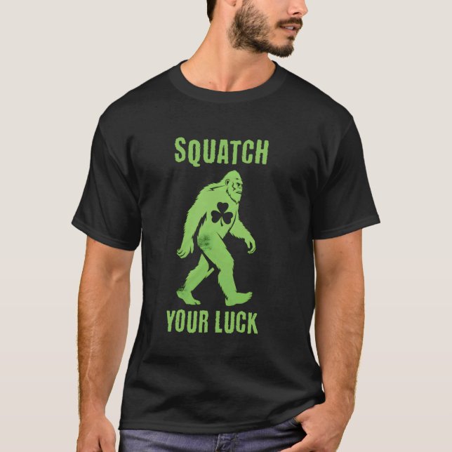 Sasquatch Din Tur Irländsk Sasquatch T Shirt (Framsida)