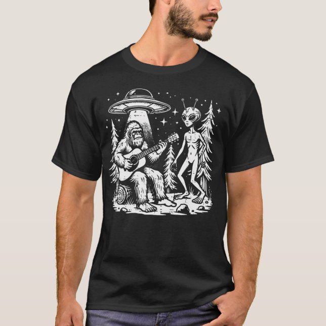 Sasquatch Gitarr Alien Ufo Camping Bigfoot Kvinnor T Shirt (Framsida)