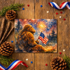 Sasquatch håller amerikansk flagga 4 juli fyrverke vykort