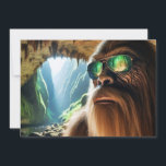 Sasquatch hem julkort<br><div class="desc">Sasquatch lever ett lugnt liv och lever i en hemlig grotta med underbara landskapsbilder. Han är extra coola när han donerar sina speglade solglasögon!</div>