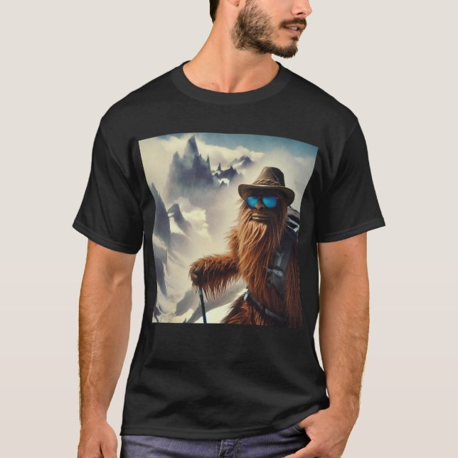 Sasquatch Hiking Mountains T Shirt (Framsida)