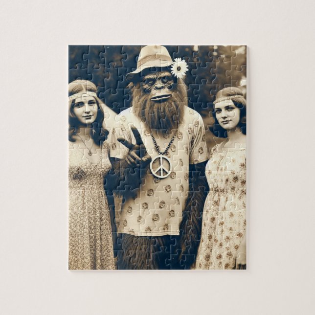 Sasquatch hippie Sepia med två kvinnor Pussel (Vertikal)