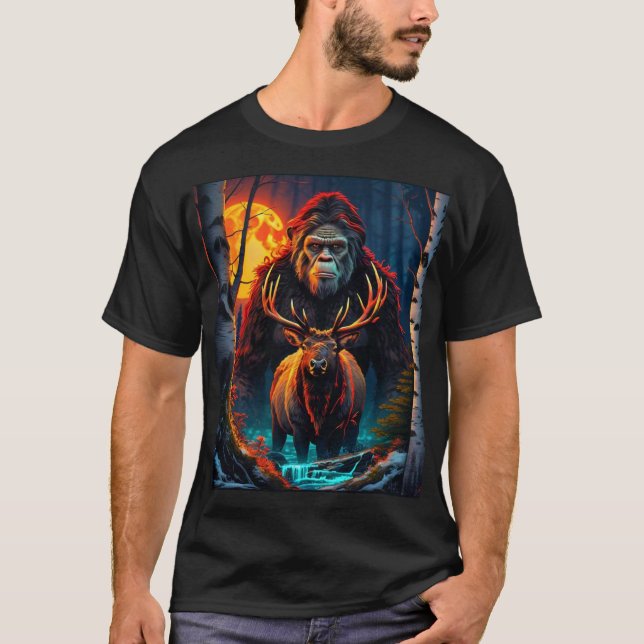 Sasquatch och Elk Moonlit Hunt T Shirt (Framsida)