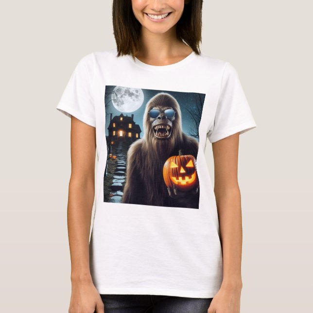 Sasquatch på Halloween T Shirt (Framsida)