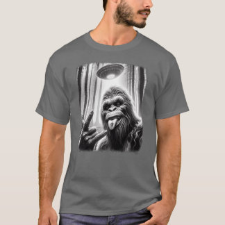 Sasquatch Sie Big Foot Rock On UFO Utomjording Fun T Shirt