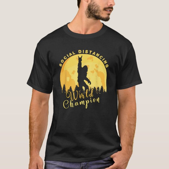 Sasquatch Social Avstånd världsmästerskapet Funny  T Shirt (Framsida)