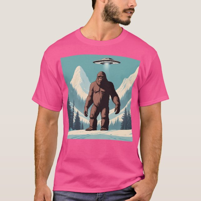 Sasquatch Ufo Snowy Mountain Scene T Shirt (Framsida)