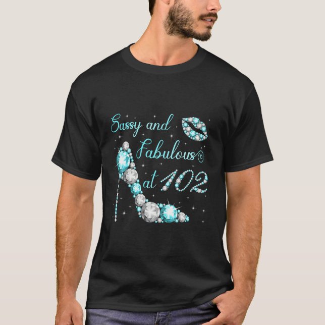Sassi och väv vid 102 högklack 102 nd t shirt (Framsida)