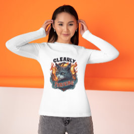 Sassy katt i lågor – helt klart blomstrande t shirt