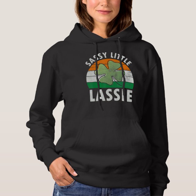 Sassy Little Lassie Funny Saint Patricks Day 1 T Shirt (Framsida)