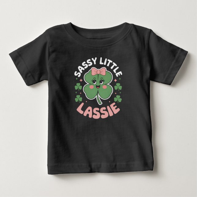 Sassy Little Lassie Roligt St Patrick's Day T Shirt (Framsida)